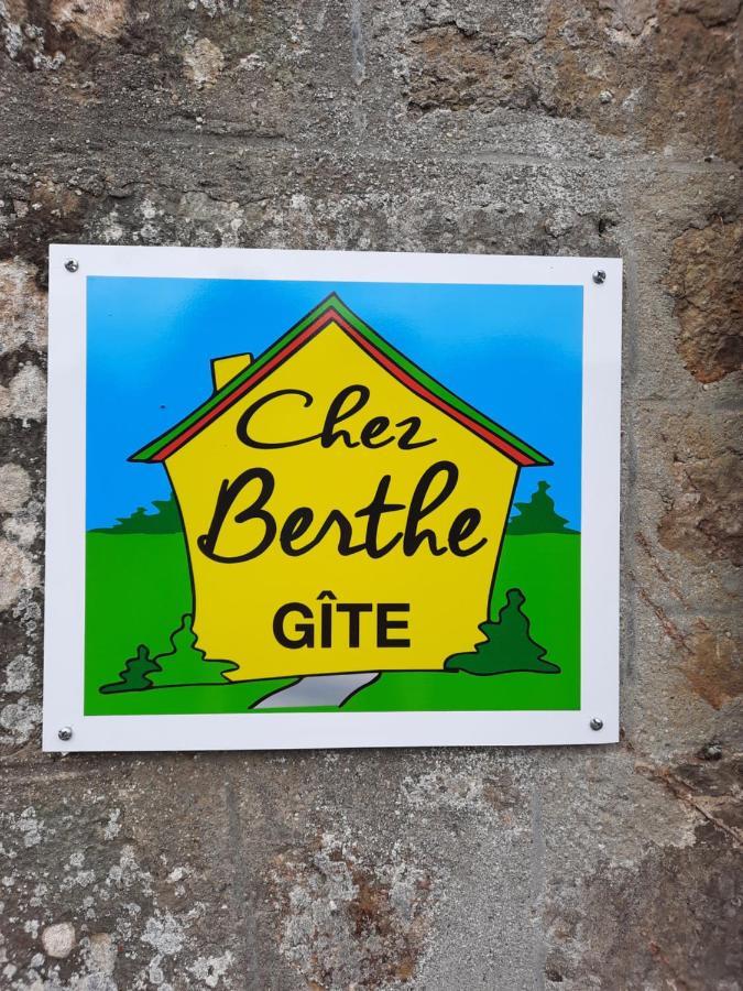 Gite Chez Berthe Pontfarcy Kültér fotó